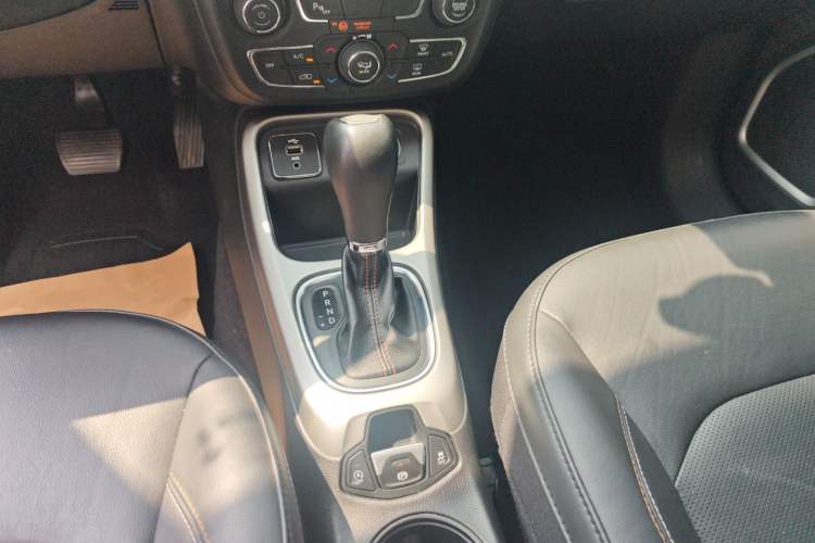 Used Jeep Compass 2017 200T Automatic Family Edition
