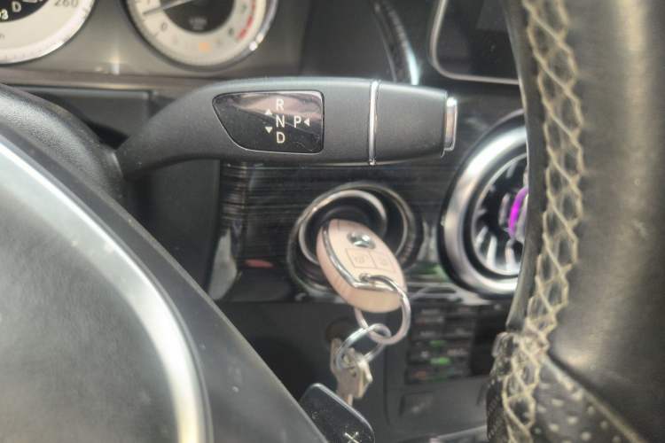 Used Mercedes-Benz GLK-Class 2013 GLK 300 4MATIC Fashion Model Gear Lever