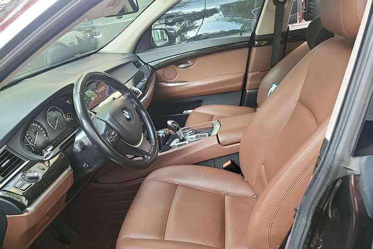 Used BMW 5 Series GT 2014 535i Leading Model