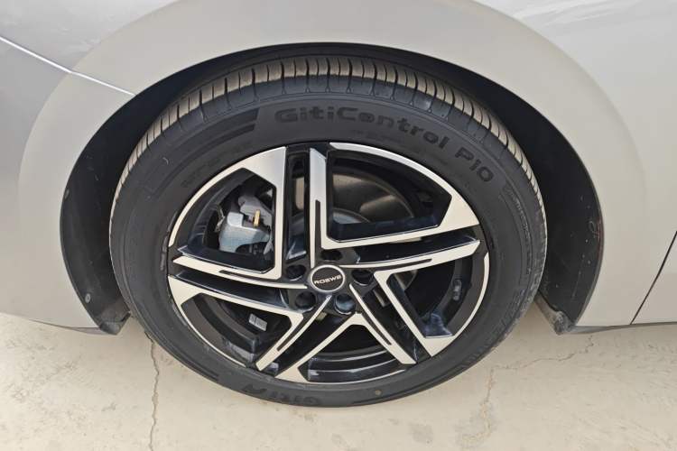 Used Roewe D7 2023 DMH 125km Flagship Edition