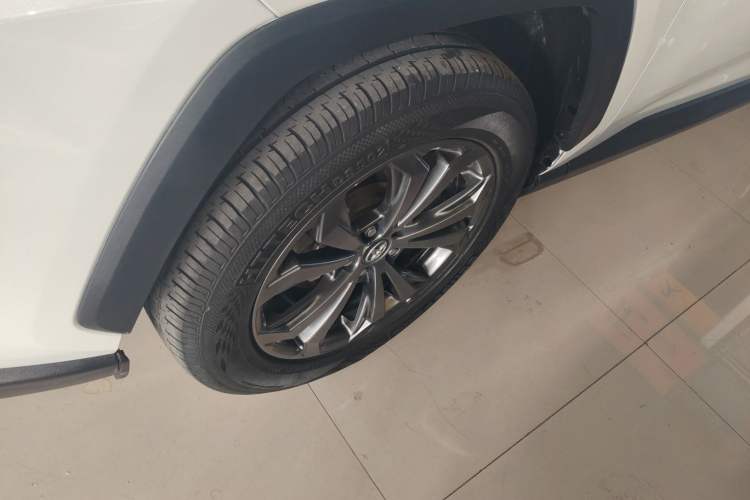 Used Toyota RAV4 2023 2.0L CVT Two-Wheel Drive Fashion Edition
