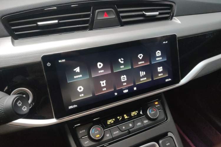 Used Geely Auto Emgrand X7 Sport 2022 1.8TD DCT Zhiya Trim