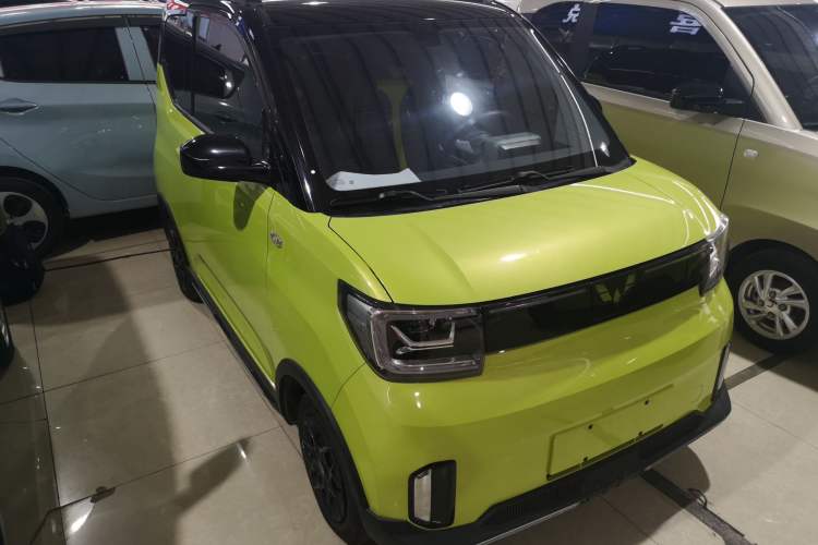 Used Wuling Hongguang MINIEV 2022 GAMEBOY 200km Gaming Edition with Lithium Iron Phosphate Front Right 45 Deg