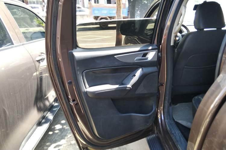 Used Great Wall Poer 2021 2.0T Commercial Version Automatic Diesel Two-Wheel Drive Elite Trim with Long Bed – GW4D20M
