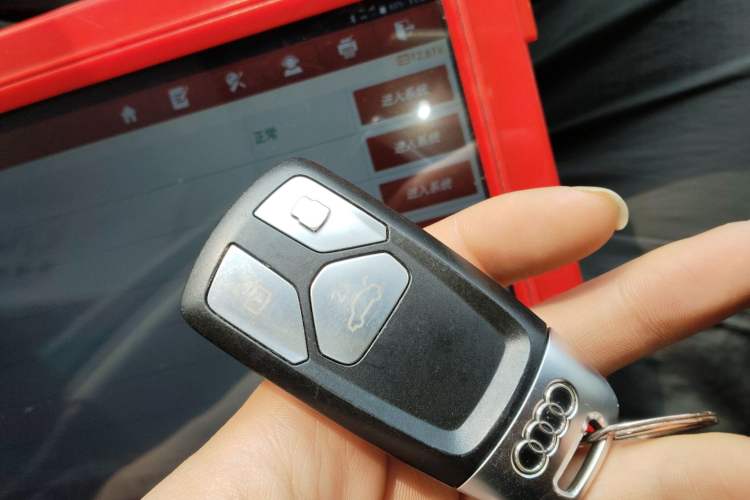 Used Audi A4L 2022 40 TFSI Luxury Dynamic Model Vehicle Key