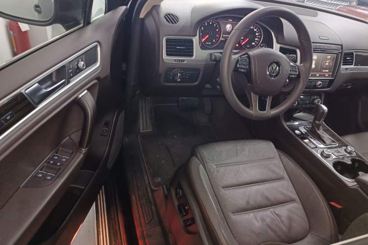 Used Volkswagen Touareg 2016 3.0 TSI High-End Version Driver Seat