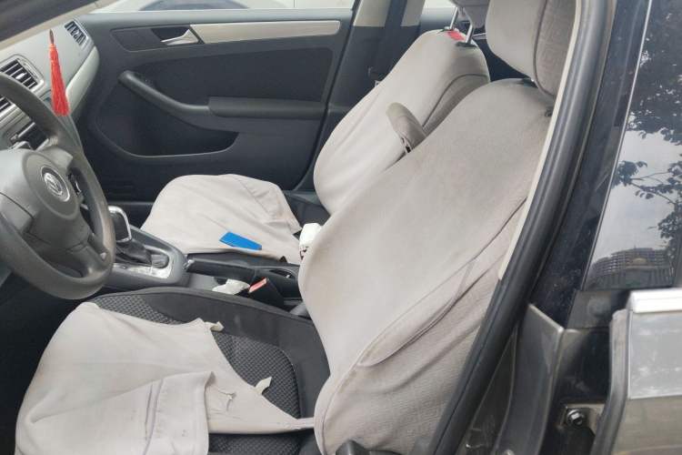 Used Volkswagen Sagitar 2012 1.6L Automatic Comfort Edition Left Front Seat