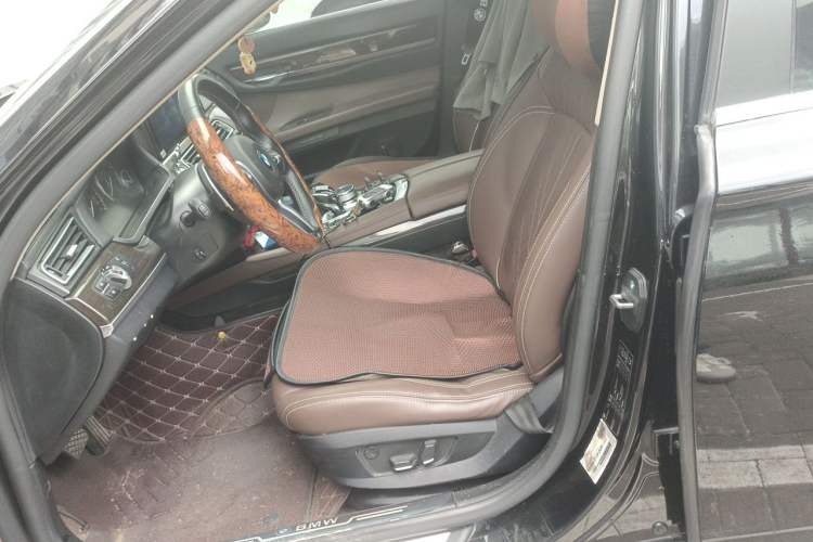 Used BMW 7 Series 2009 740Li Leading Model
