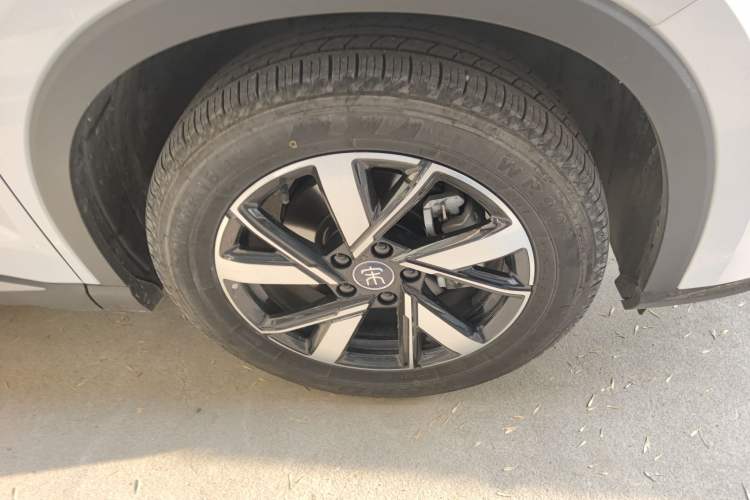 Used BYD Song Pro New Energy 2024 HONOR Edition DM-i 71KM Leading Model Right Front Wheel Hub