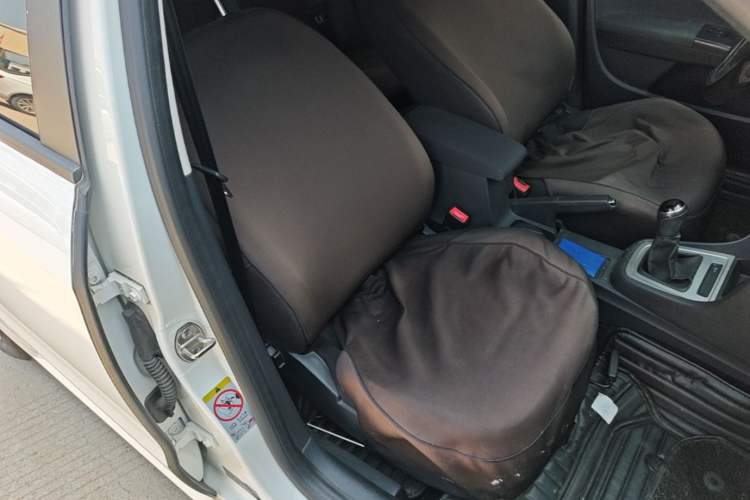 Used Volkswagen Lavida 2013 Revised Classic 1.6L Manual Fashion Edition Right Front Seat