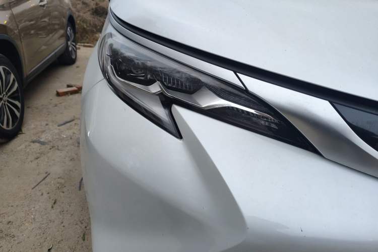 Used Toyota Sienna 2024 2.5L Hybrid Four-Wheel Drive Prestige Edition
