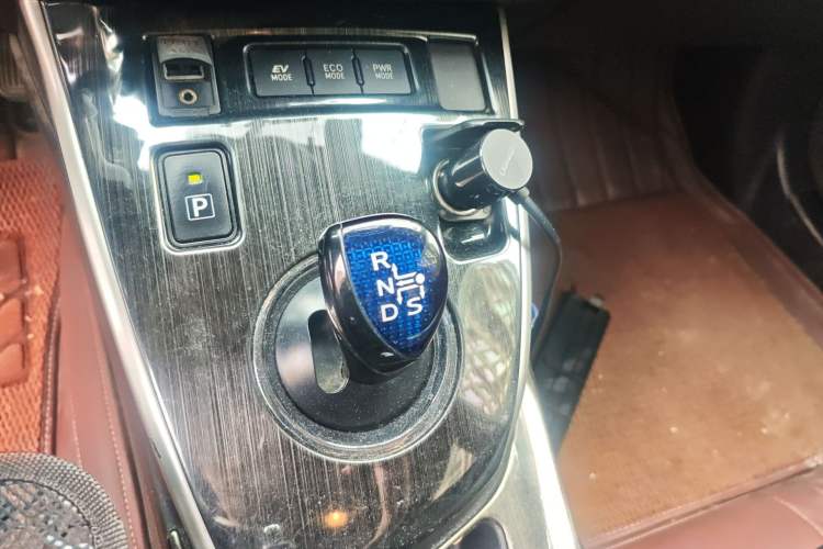 Used Toyota Levin 2017 Revised Dual-Engine 1.8H GS E-CVT Elite Sunroof Version China V Standard Gear Lever