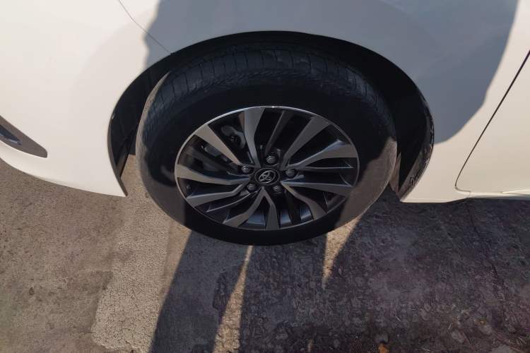 Used Toyota Corolla 2017 Revised Dual-Engine 1.8L E-CVT Elite Edition
