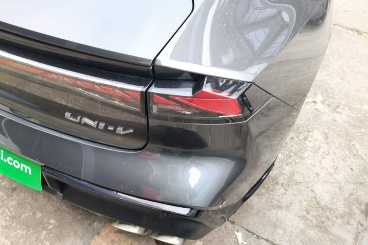 Used CHANGAN UNI-V 2023 1.5T Sport Edition
