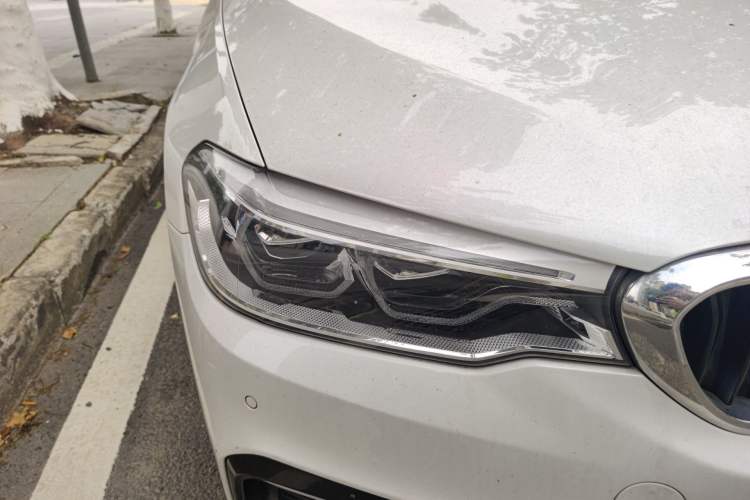 Used BMW 5 Series 2020 530Li Luxury Edition M Sport Package Right Front Headlight