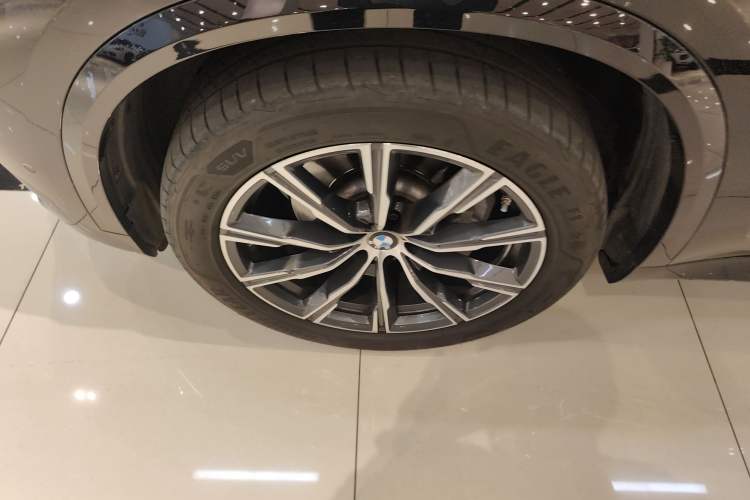 Used BMW X5 2022 xDrive 30Li Luxury M Sport Package
