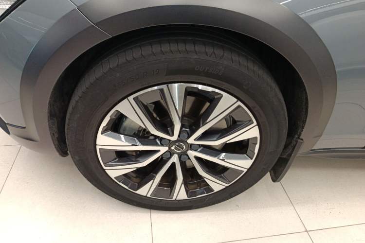 Used Volvo V90 2022 Cross Country B5 AWD Smart Range Edition
