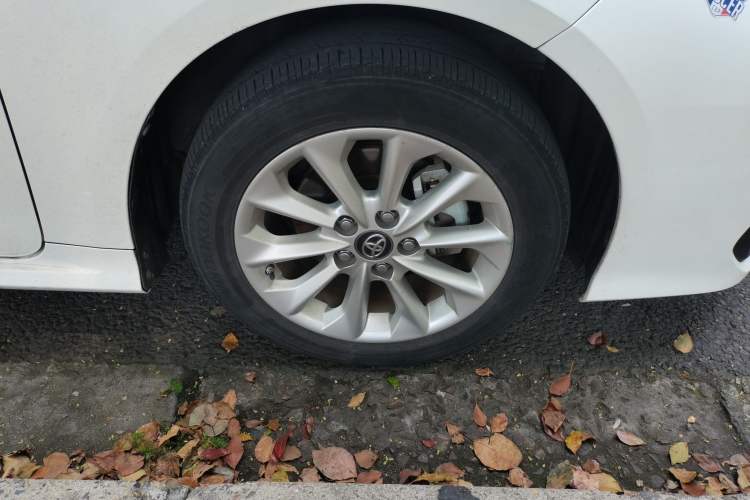 Used Toyota Corolla 2021 Dual-Motor 1.8L E-CVT Elite Edition Right Front Wheel Hub