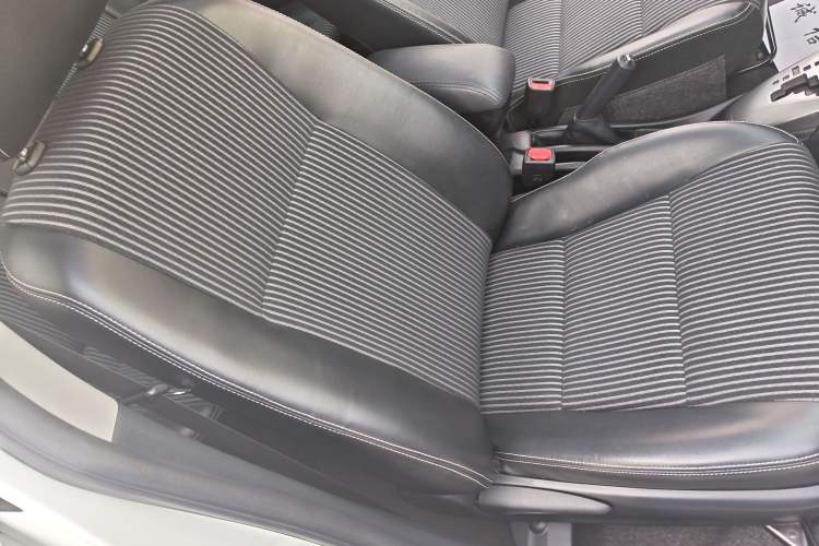 Used Toyota YARiS L Zhi Xuan 2015 1.5G Automatic Xuan Dong Sunroof Special Edition
