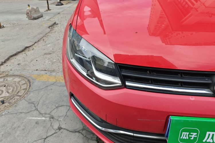 Used Volkswagen Polo 2016 1.6L Automatic Comfort Model Right Front Headlight