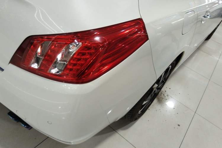 Used Peugeot 508 2013 2.0L 2nd Anniversary Edition Automatic Smart Enjoyment Version Exterior 3