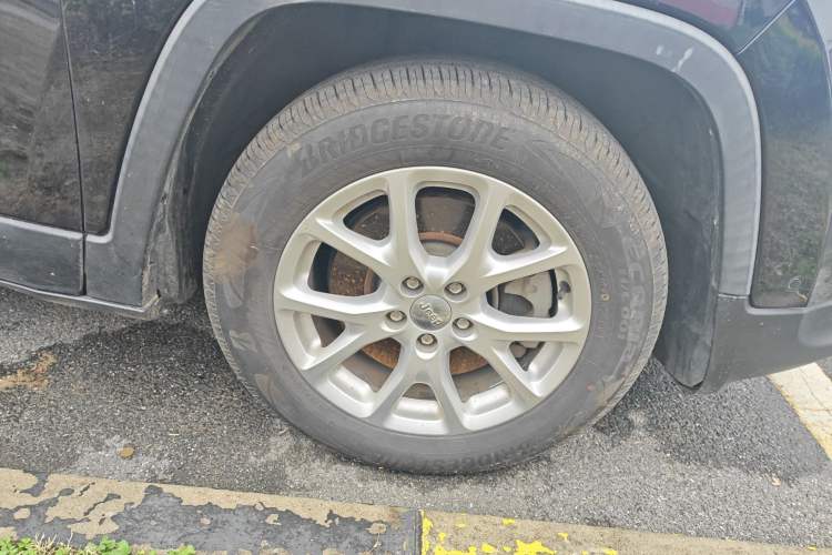 Used Jeep Cherokee 2016 2.0L Superior Edition
