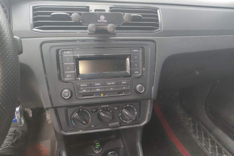 Used Volkswagen Santana 2021 1.5L Automatic Fashion Edition Audio And AC Panel