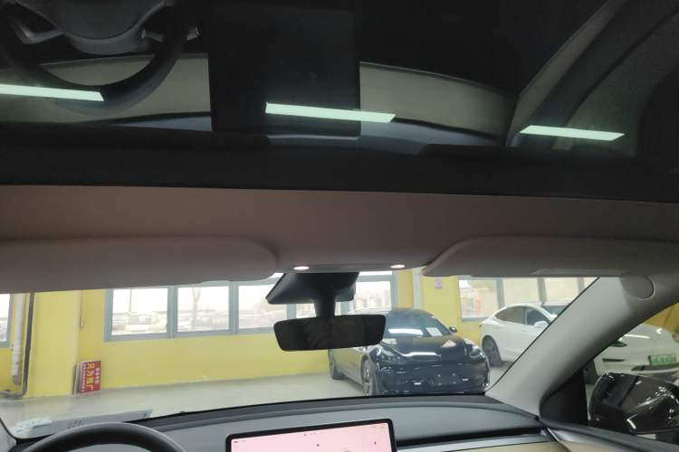 Used Tesla Model Y 2024 Long-Range All-Wheel-Drive Version Headliner