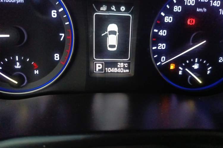 Used Hyundai Mistra 2014 1.8L Automatic Smart GLS Odometer Close Up