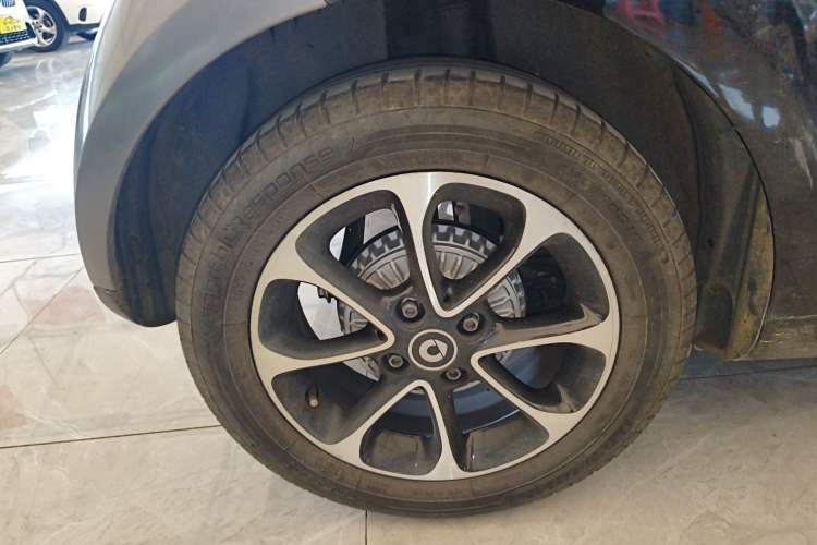 Used smart fortwo 2015 1.0L 52 kW Hardtop Passion Edition Right Rear Wheel Hub