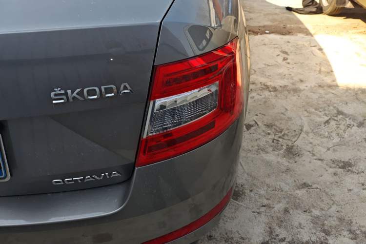 Used Skoda Octavia 2017 1.6L Automatic Chuanxing Edition
