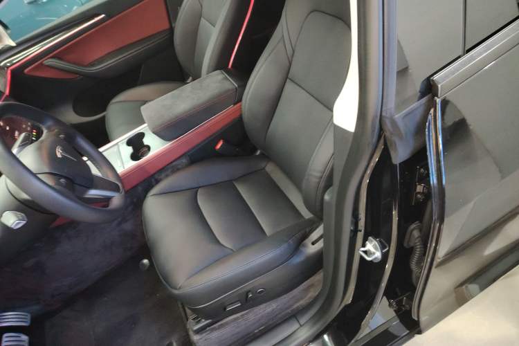 Used Tesla Model Y 2022 Performance High-Performance All-Wheel-Drive Version
