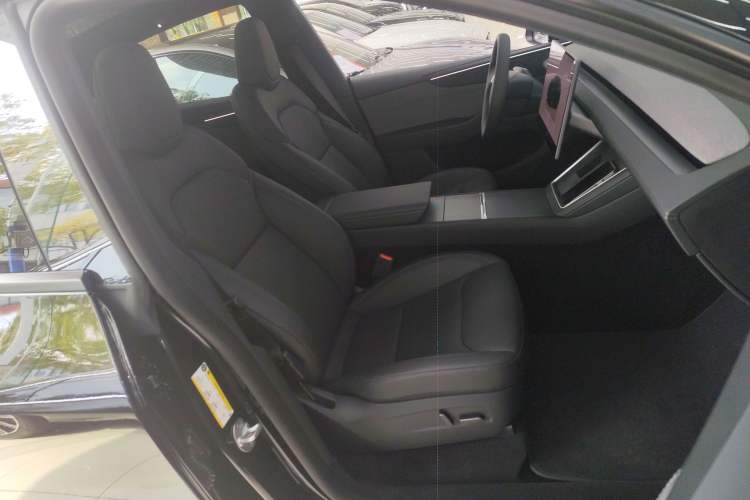 Used Tesla Model Y 2026 Rear-Drive Model
