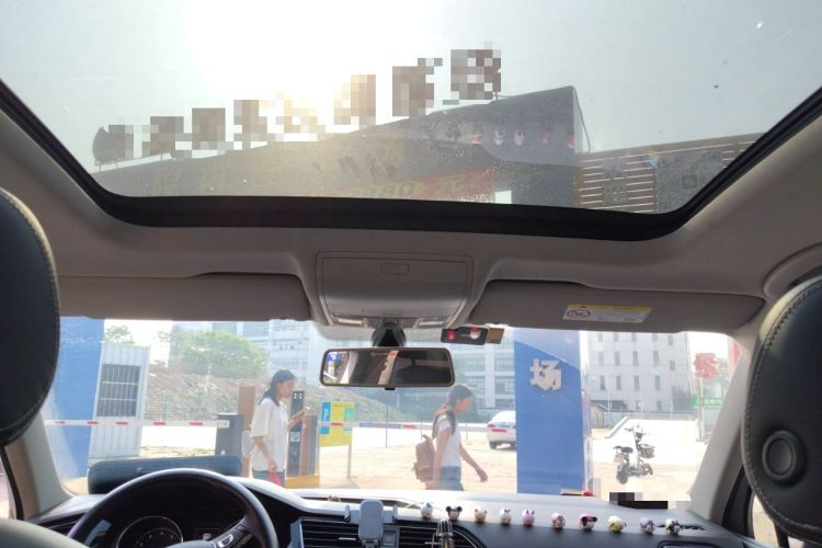 Used Volkswagen Tiguan L 2019 330TSI Automatic Two-Wheel Drive Panoramic Comfort Edition China V Standard Headliner