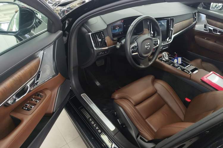 Used Volvo S90 New Energy 2022 T8 eDrive Hybrid Luxury Edition