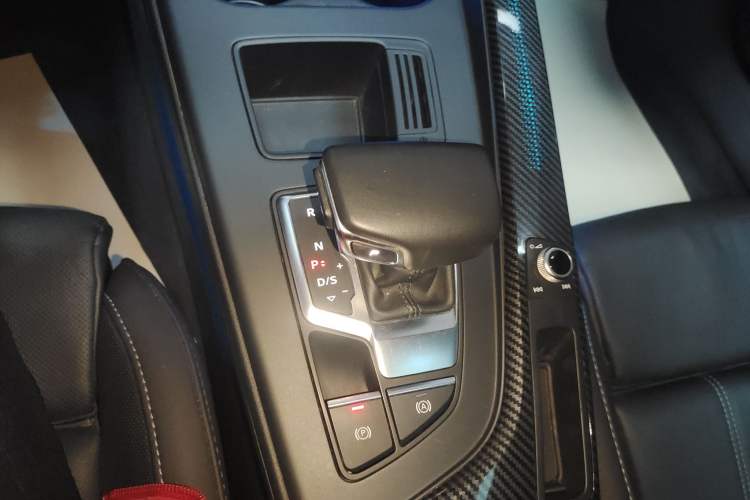 Used Audi A4L 2022 40 TFSI Fashion Dynamic Model
