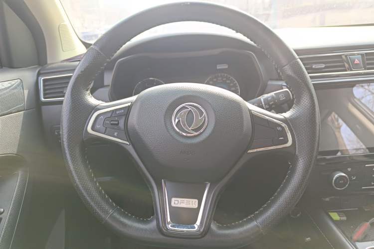 Used Dongfeng Fengon 580 2016 1.5T Manual Luxury Edition