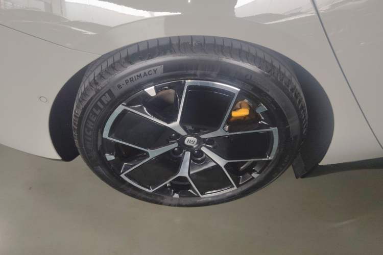 Used Xiaomi Auto SU7 2024 Four-Wheel Drive Ultra-Long Range Advanced Intelligent Driving Max Edition
