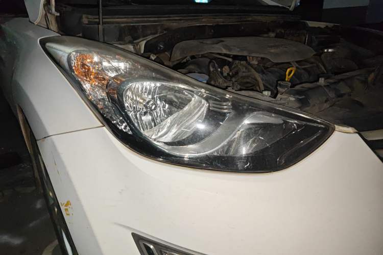 Used Hyundai Elantra (5th Generation / Langdong) 2013 1.6L Automatic Leading Model Right Front Headlight