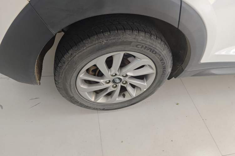 Used Hyundai Tucson 2015 1.6T Dual-Clutch Two-Wheel-Drive Smart Model Right Rear Wheel Hub
