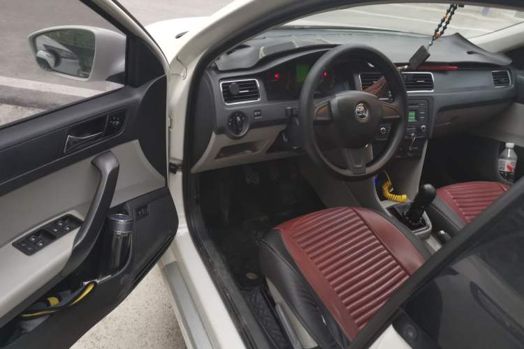 Used Skoda Rapid 2015 1.4L Manual Smart Selection Model Driver Seat