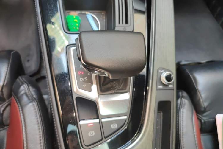 Used Audi A4L 2023 40 TFSI Luxury Dynamic Model
