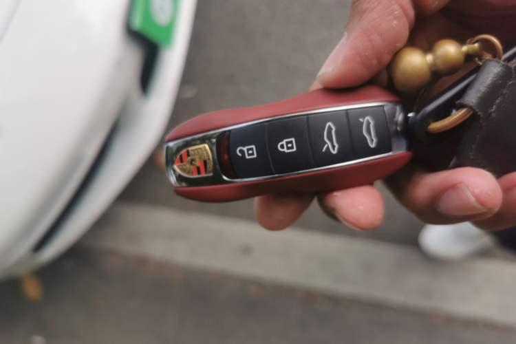 Used Porsche 718 2022 Boxster 2.0T Vehicle Key