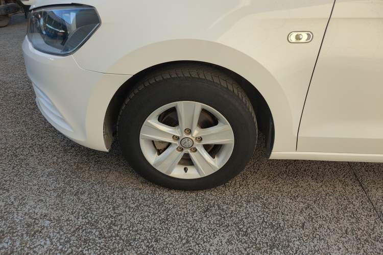 Used Volkswagen Jetta 2015 Zhuihui Edition 1.4L Manual Fashion Model
