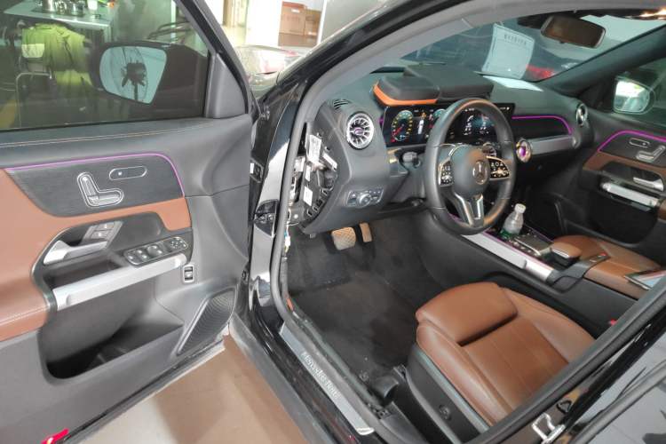 Used Mercedes-Benz GLB 2023 GLB 220 4MATIC Driver Seat