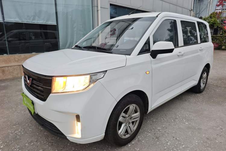 Used Wuling Hongguang PLUS 2020 1.5L Manual Comfort 7-Seater