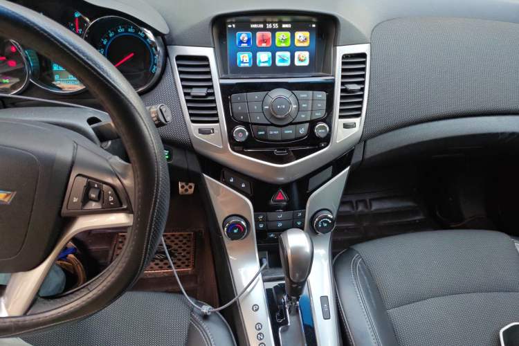 Used Chevrolet Cruze 2013 Hatchback 1.6T Automatic Flagship Model