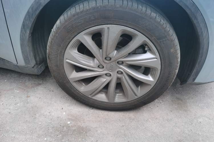 Used Geely Auto Jiajie 2021 1.8TD DCT Luxury Model Right Front Wheel Hub