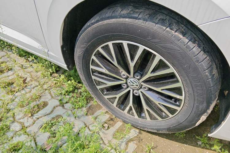 Used Volkswagen Sagitar 2019 200TSI DSG Comfort Version China VI Standard Right Front Wheel Hub