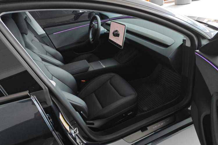 Used Tesla Model 3 2025 Rear-Wheel-Drive Version
